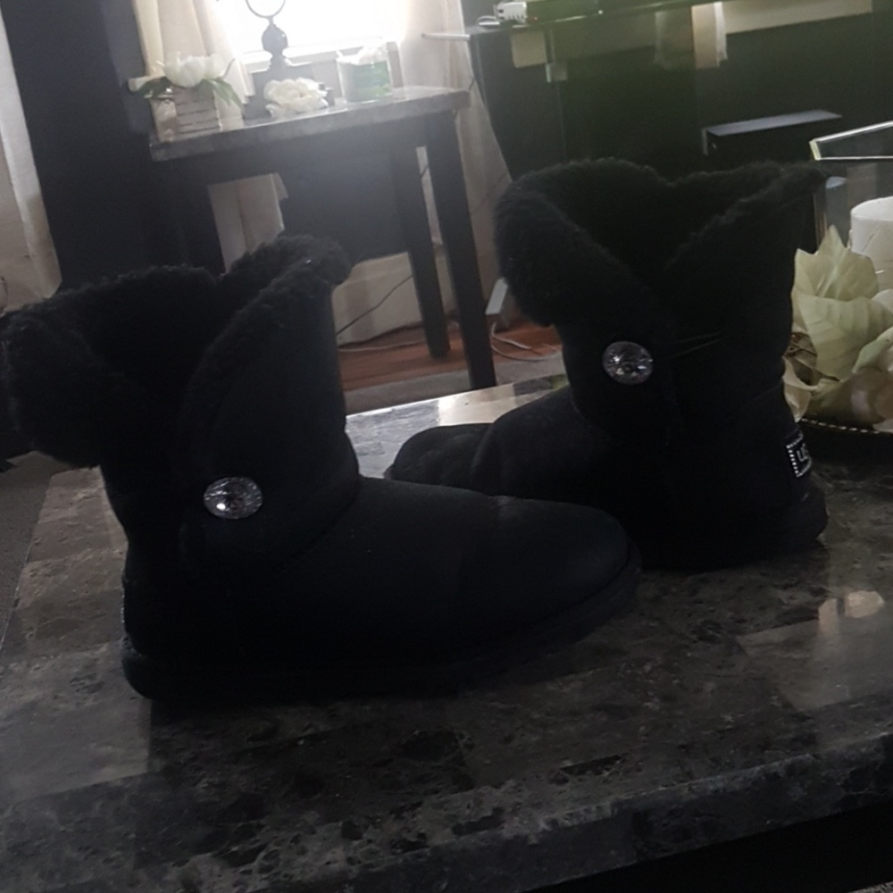 UGG Bailey Button Bling